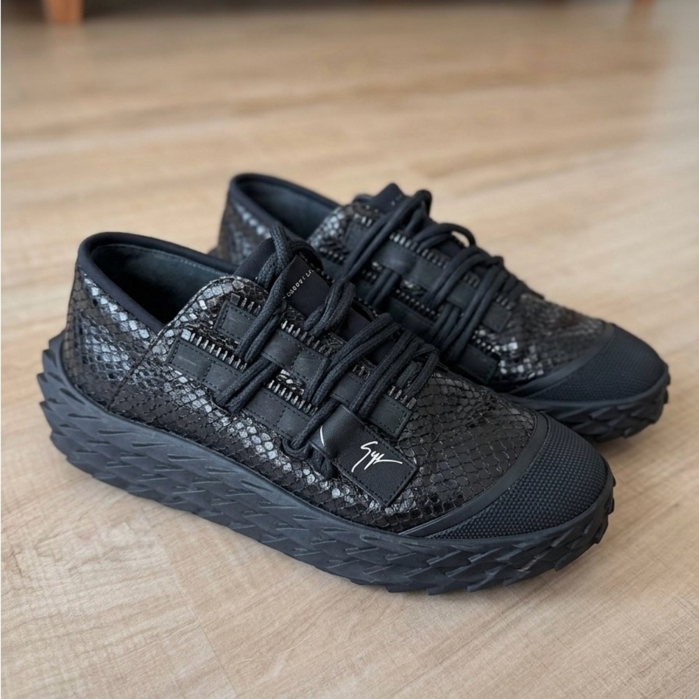 Giuseppe Zanotti Shoes Black Urchin Snake-Effect Low-Top Sneakers